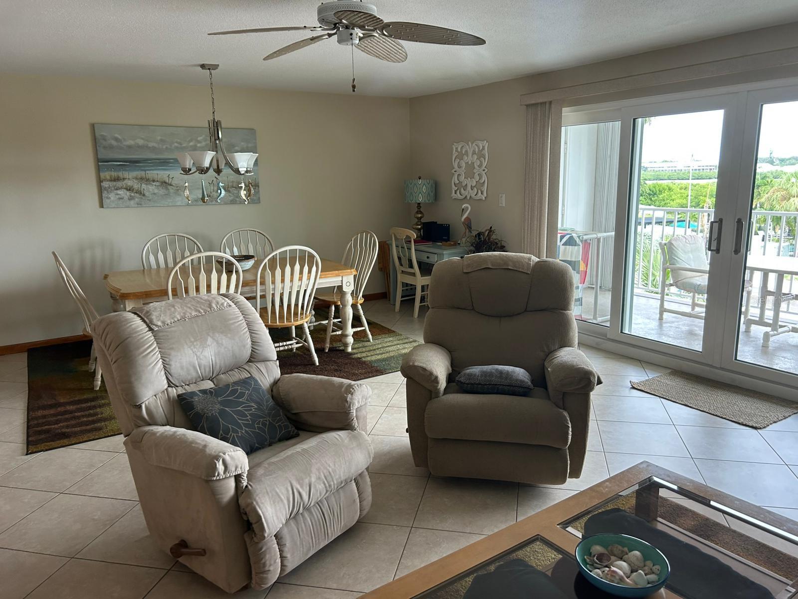 HOLIDAY VILLAS 2 CONDO - Residential