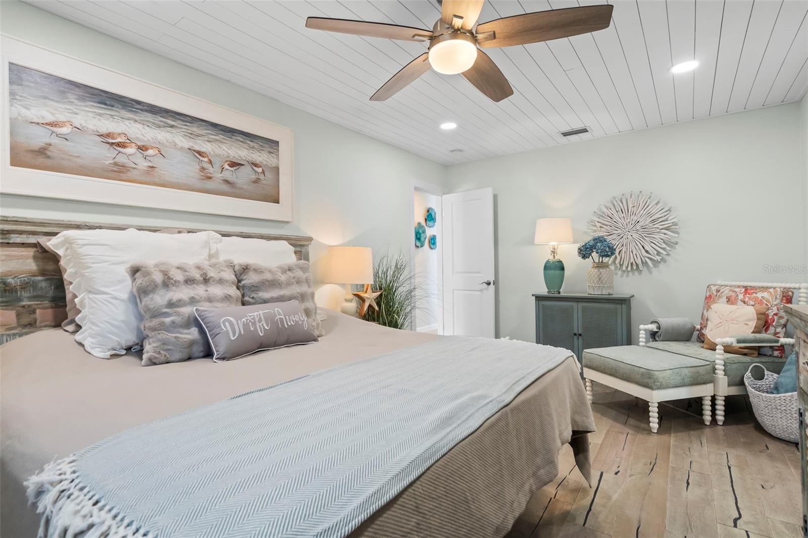 ENGLEWOOD SHORES - Residential