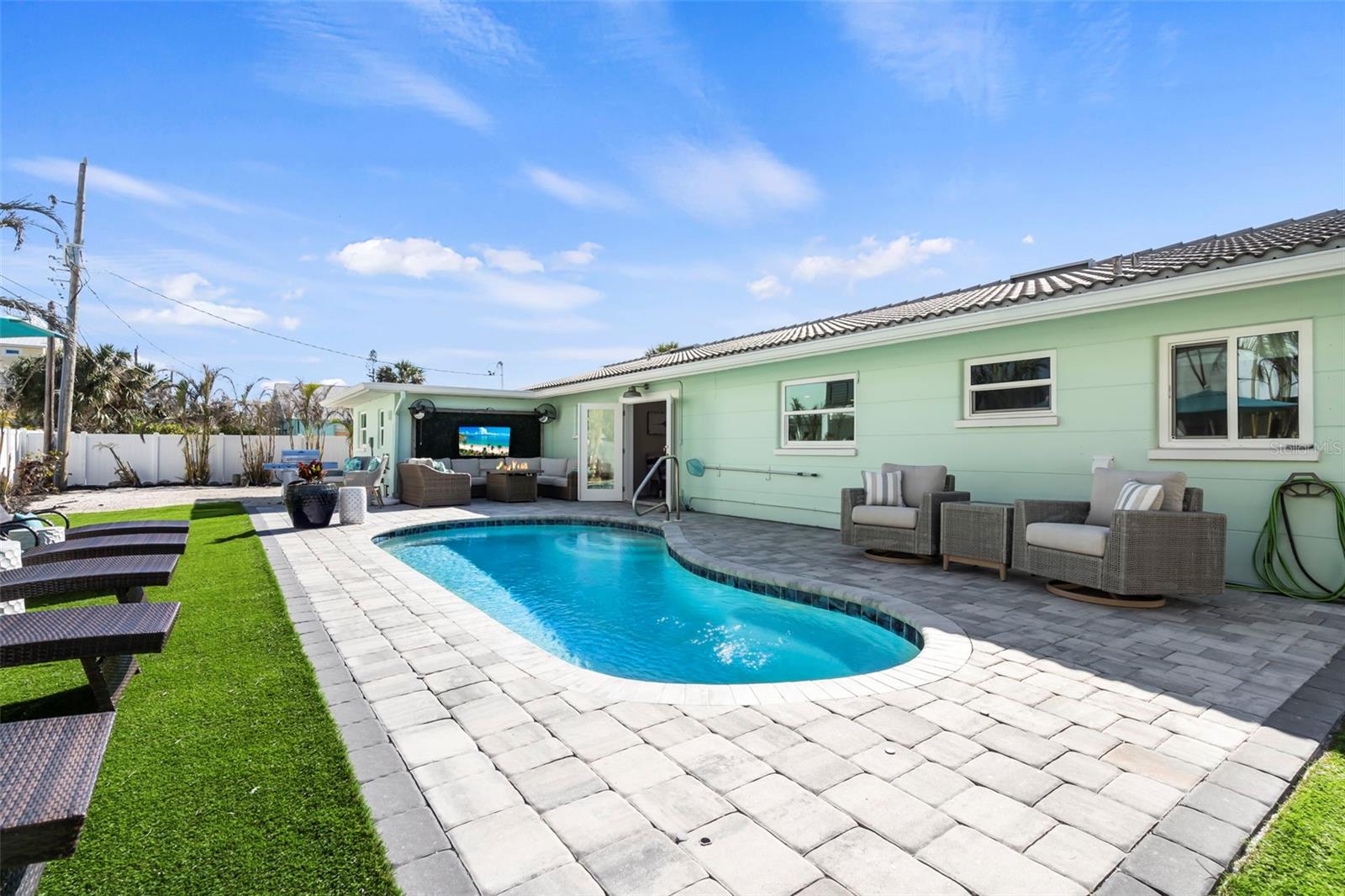 ENGLEWOOD SHORES - Residential
