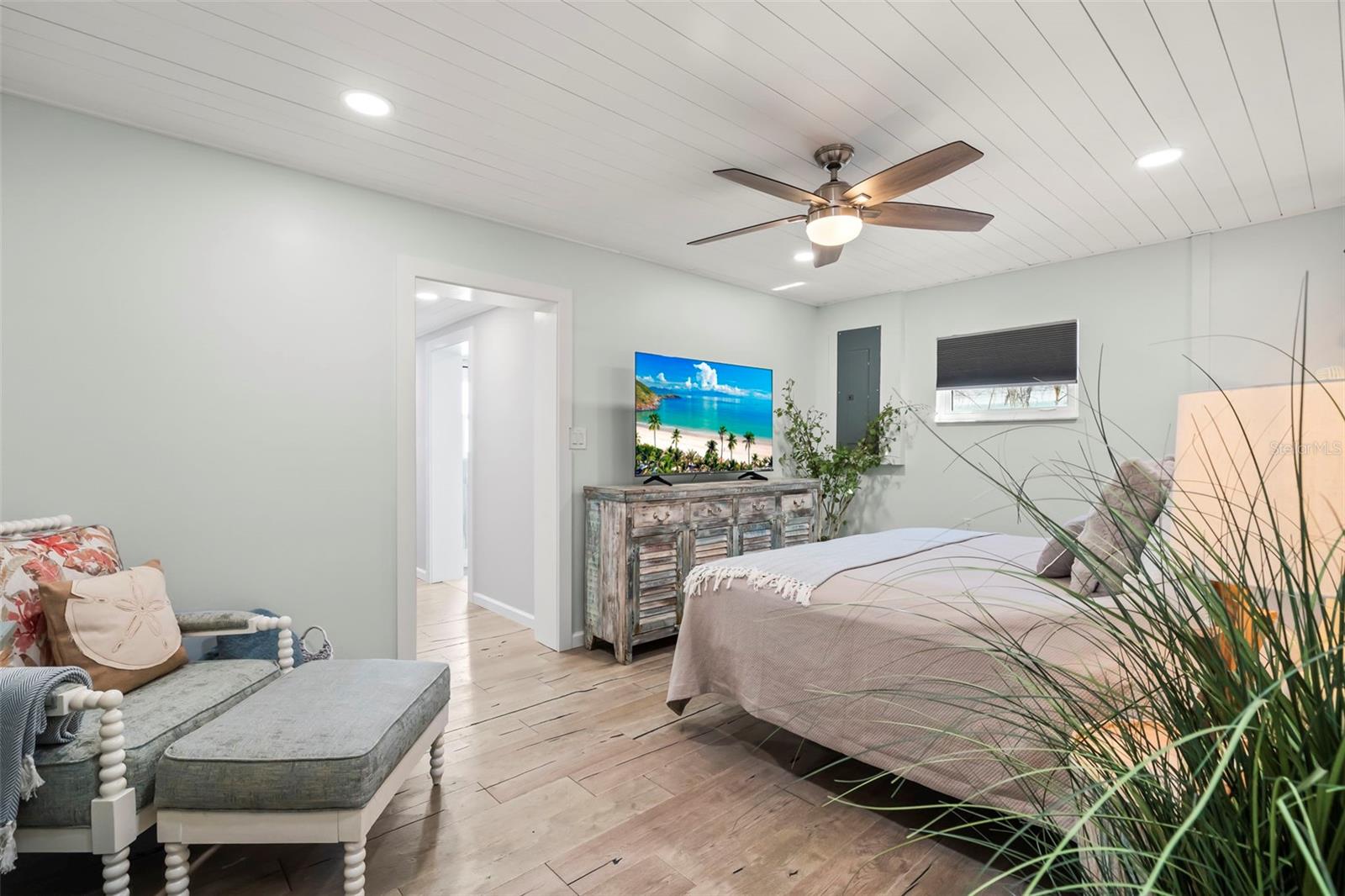 ENGLEWOOD SHORES - Residential