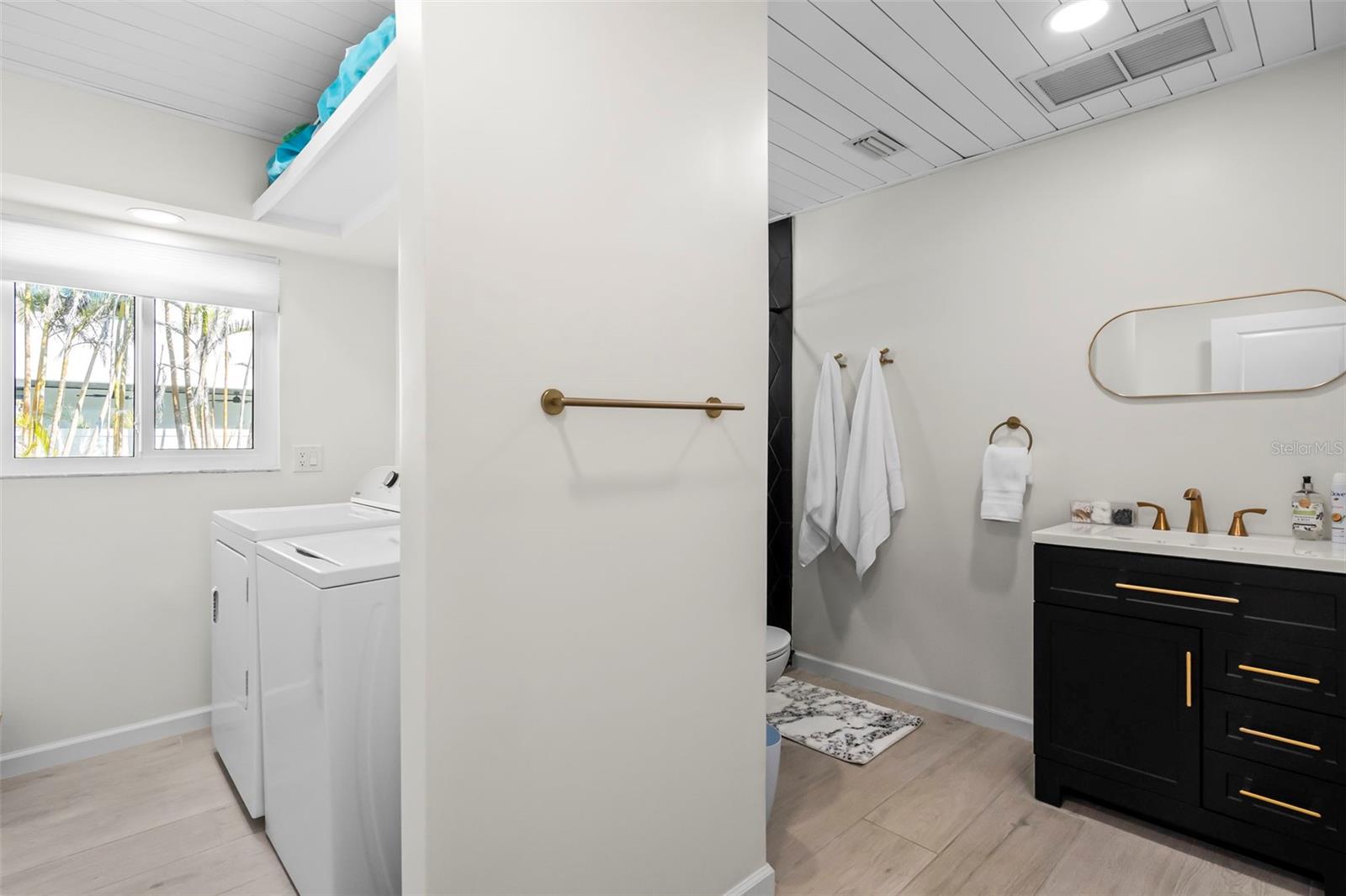 ENGLEWOOD SHORES - Residential