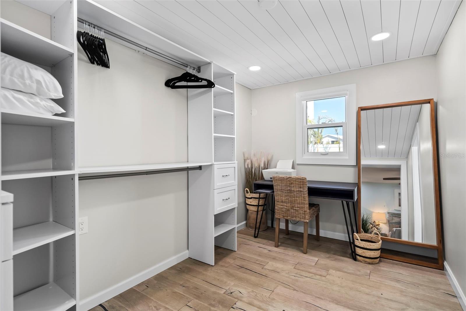 ENGLEWOOD SHORES - Residential