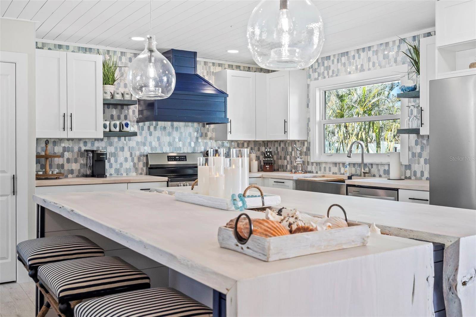 ENGLEWOOD SHORES - Residential