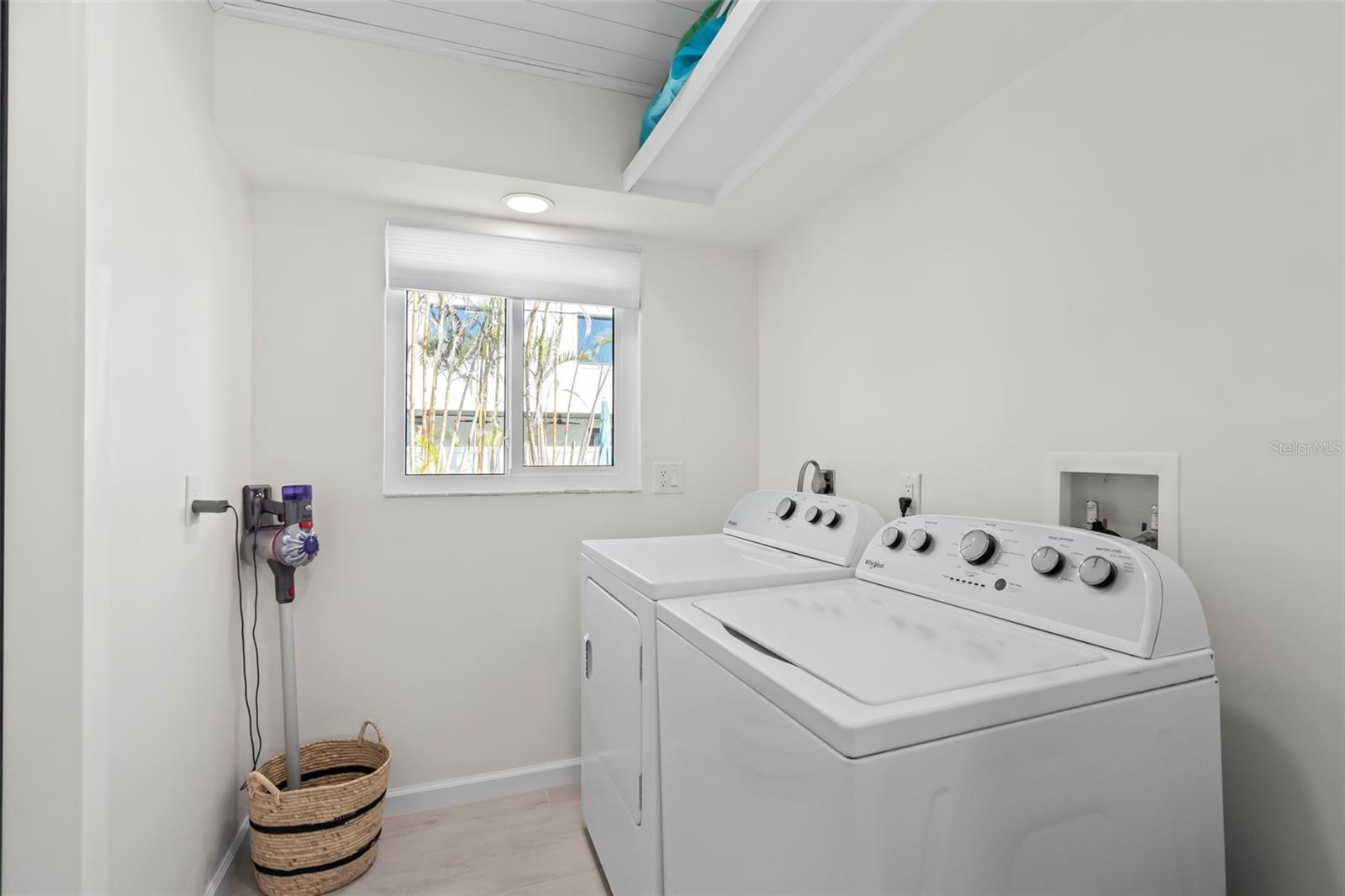 ENGLEWOOD SHORES - Residential