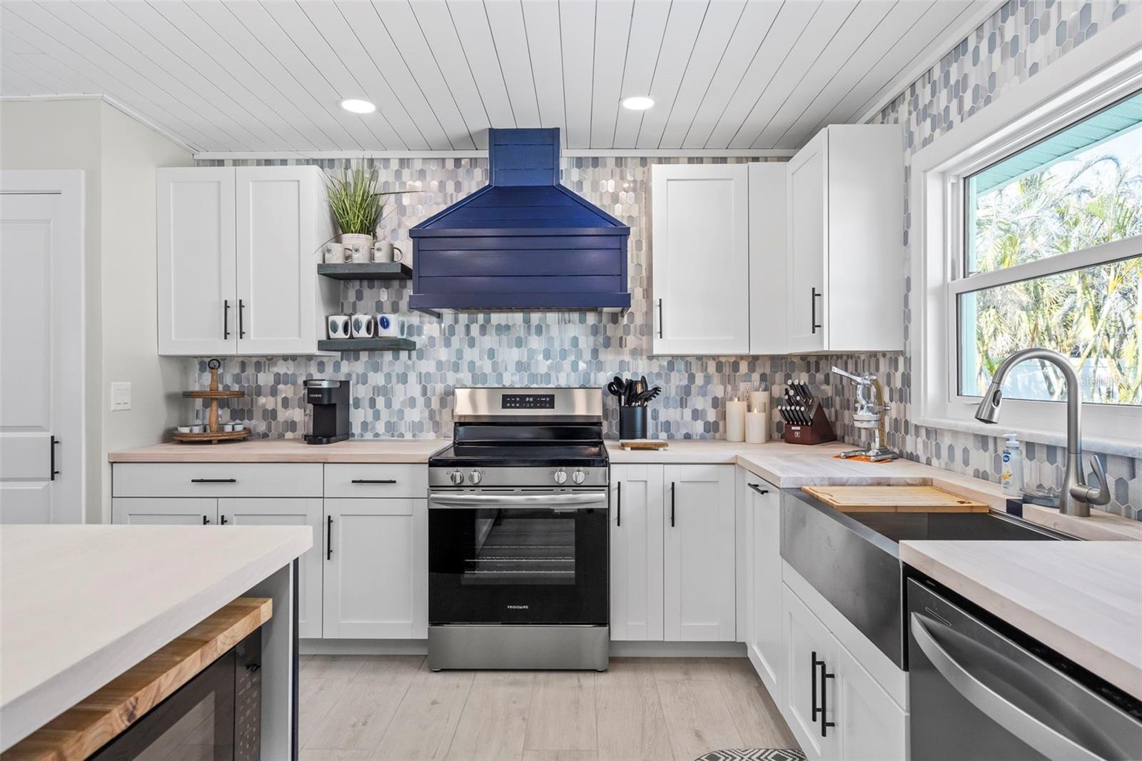 ENGLEWOOD SHORES - Residential