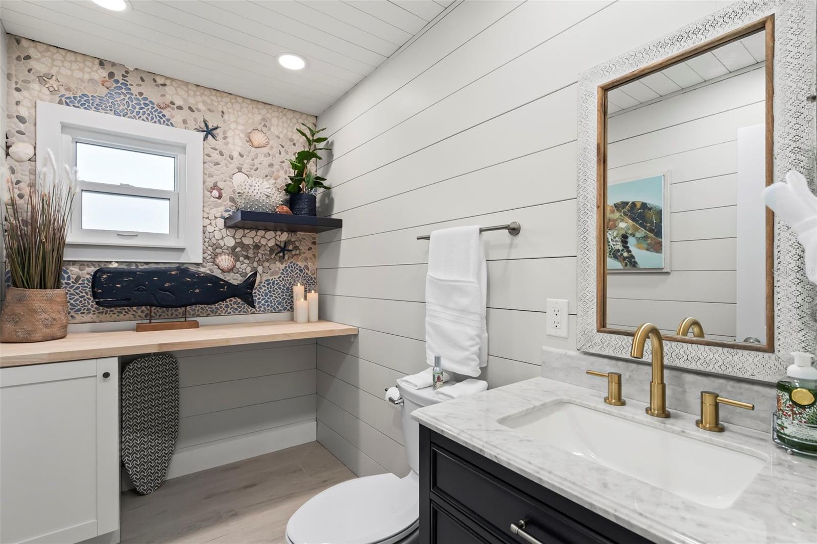ENGLEWOOD SHORES - Residential