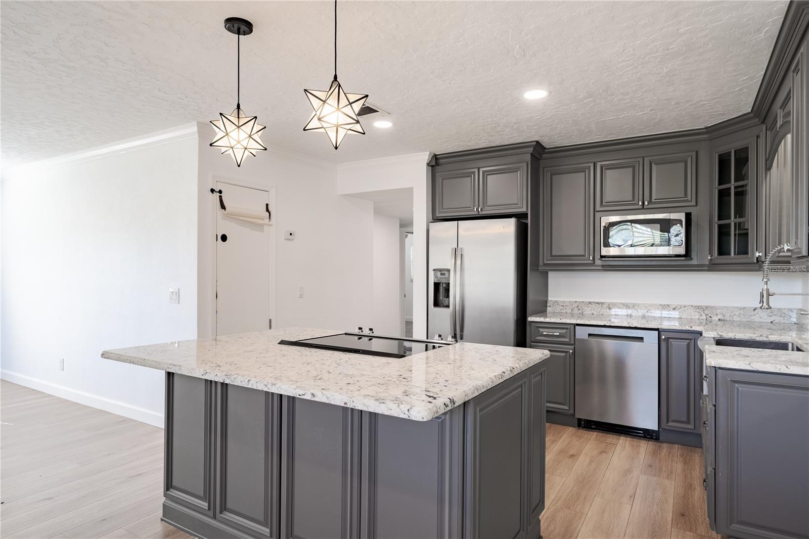 GOLFWOOD HEIGHTS - Residential