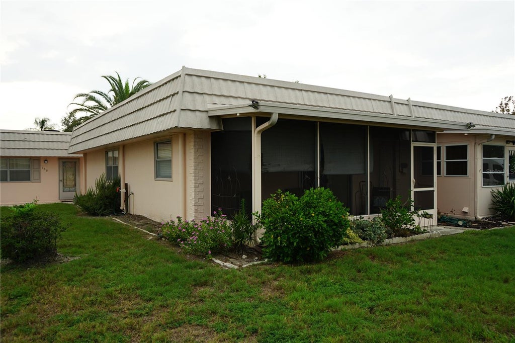 Photo of 201 Bedford Trail #138, Sun City Center, FL 33573 (MLS # TB8525394)