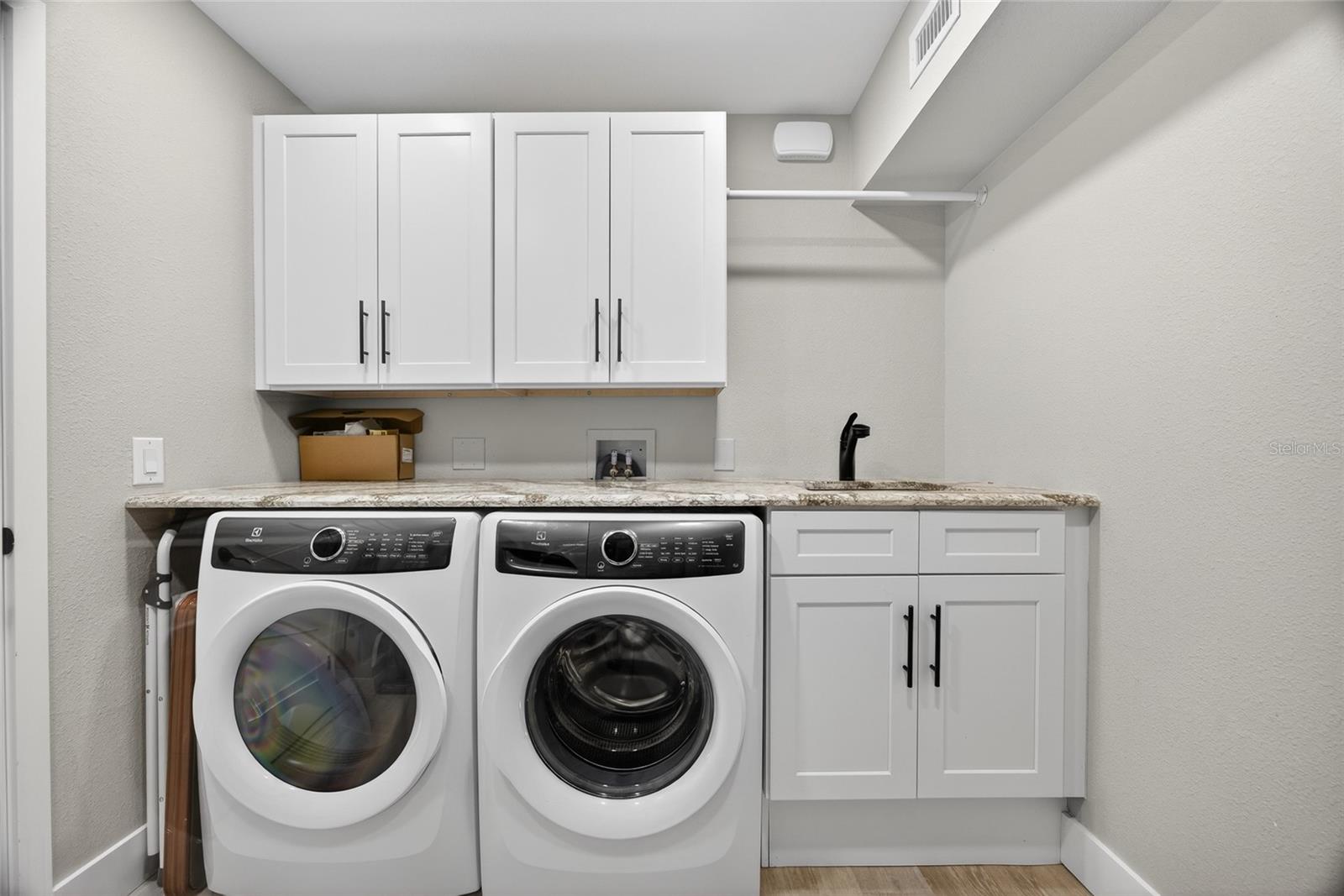 JAMAICA WAY PH 03 - Residential