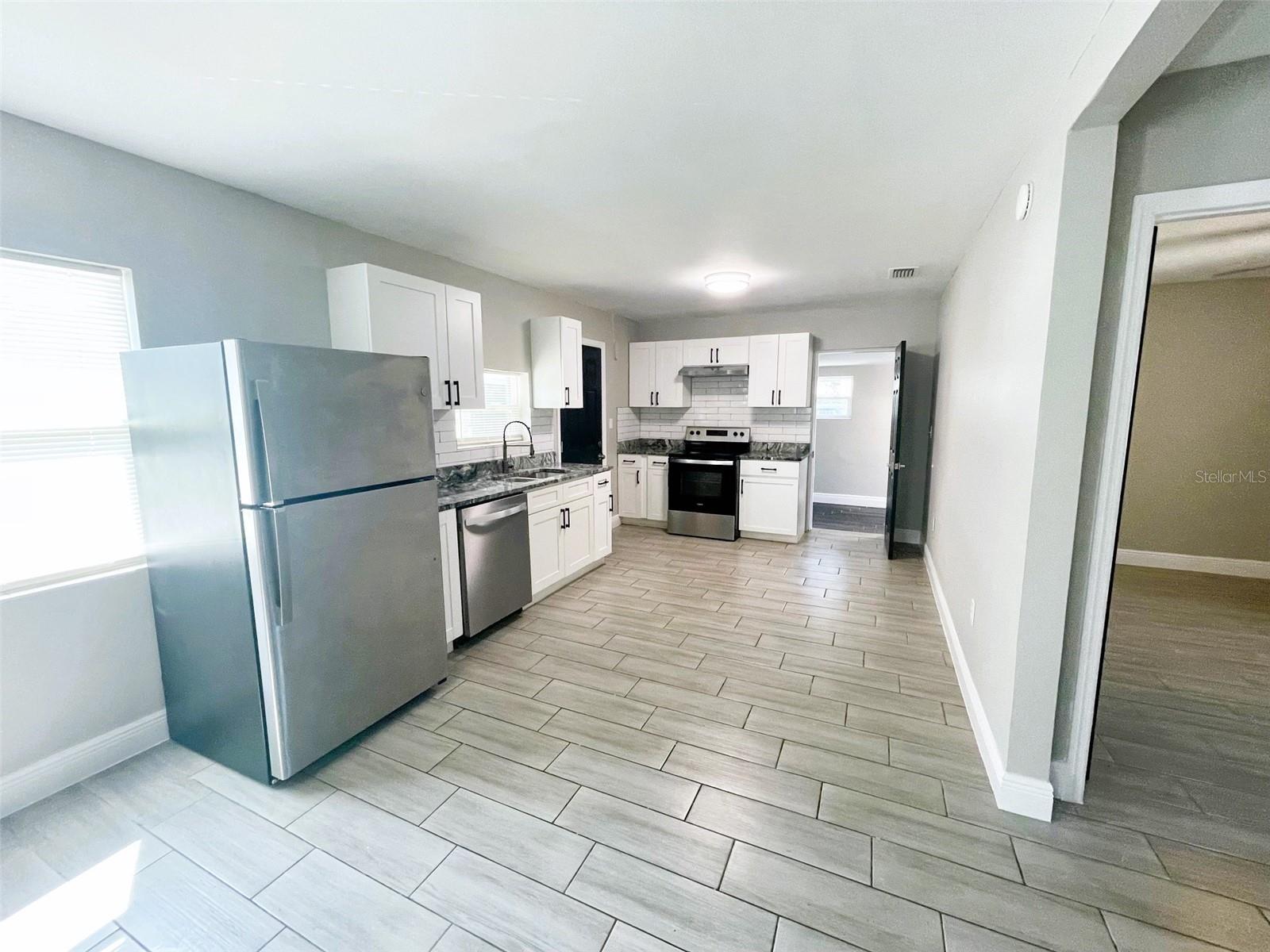 BELLEVIEW PARK SUB - Residential Lease