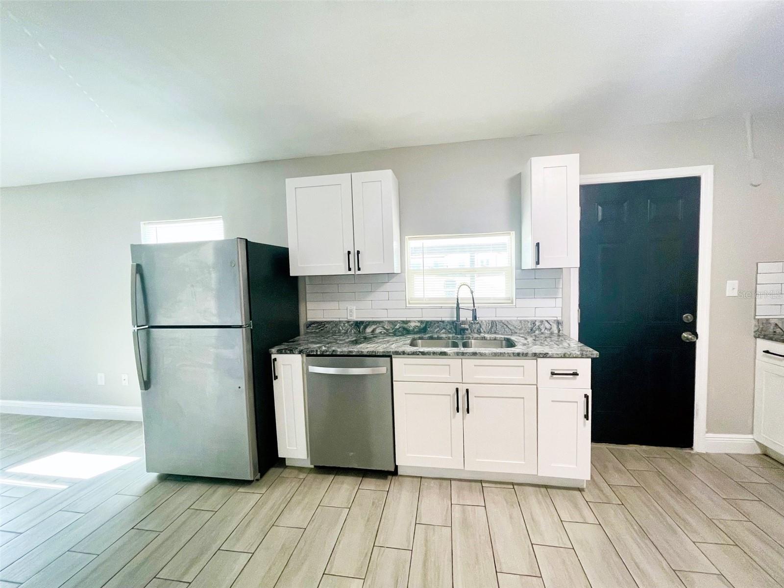 BELLEVIEW PARK SUB - Residential Lease