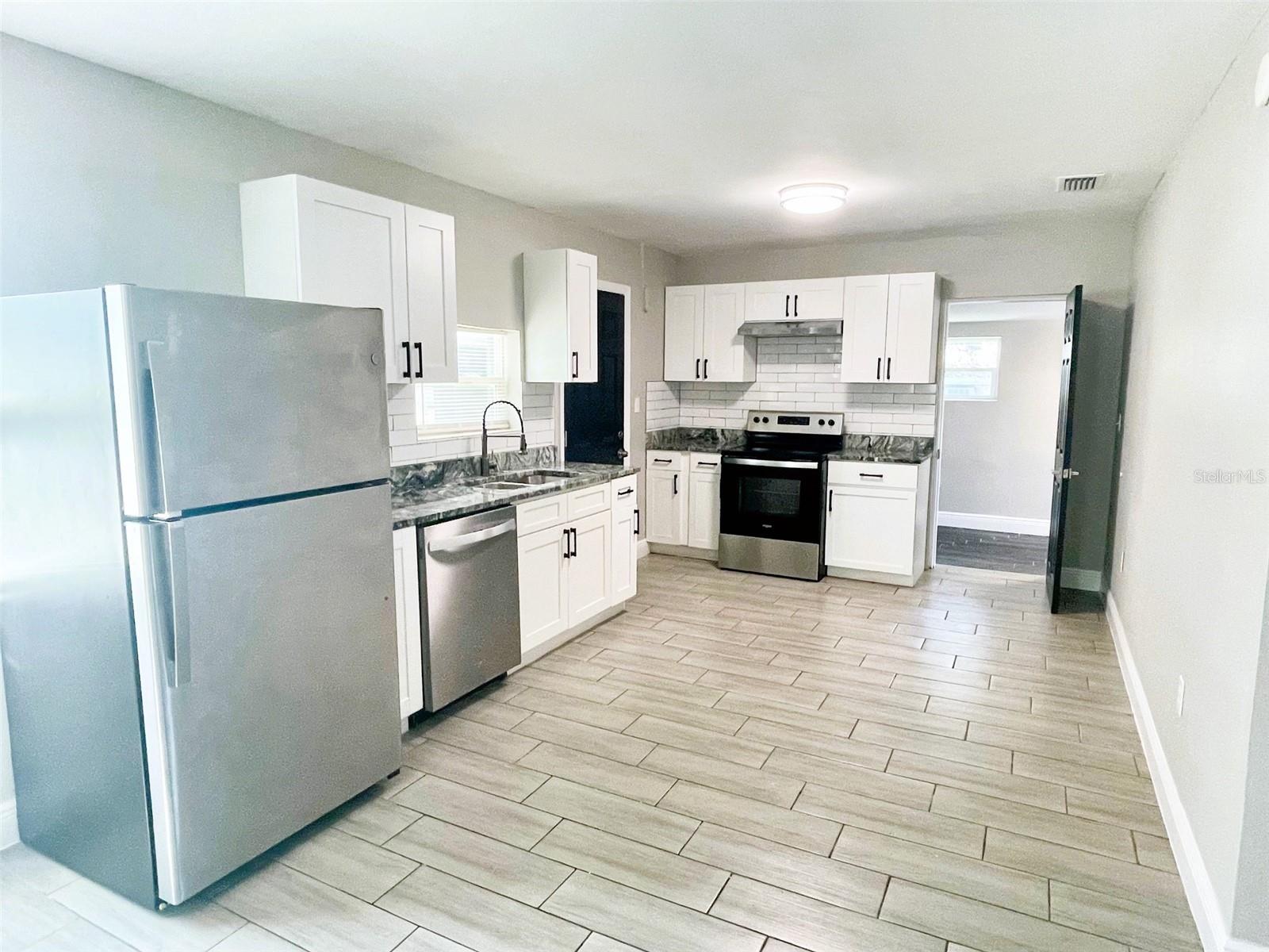 BELLEVIEW PARK SUB - Residential Lease