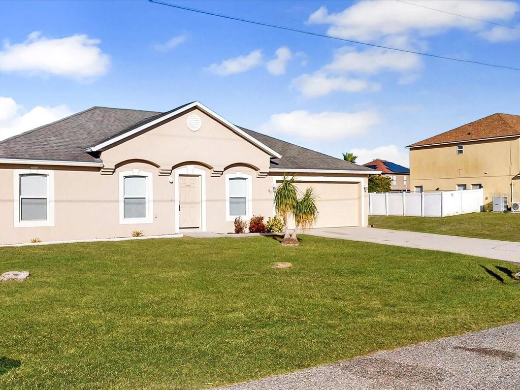 Photo of 1813 Superior Court, Kissimmee, FL 34759 (MLS # S5140940)