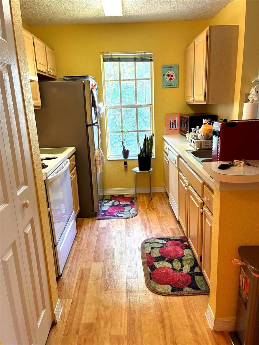 SUNSET LAKES CONDO - Residential