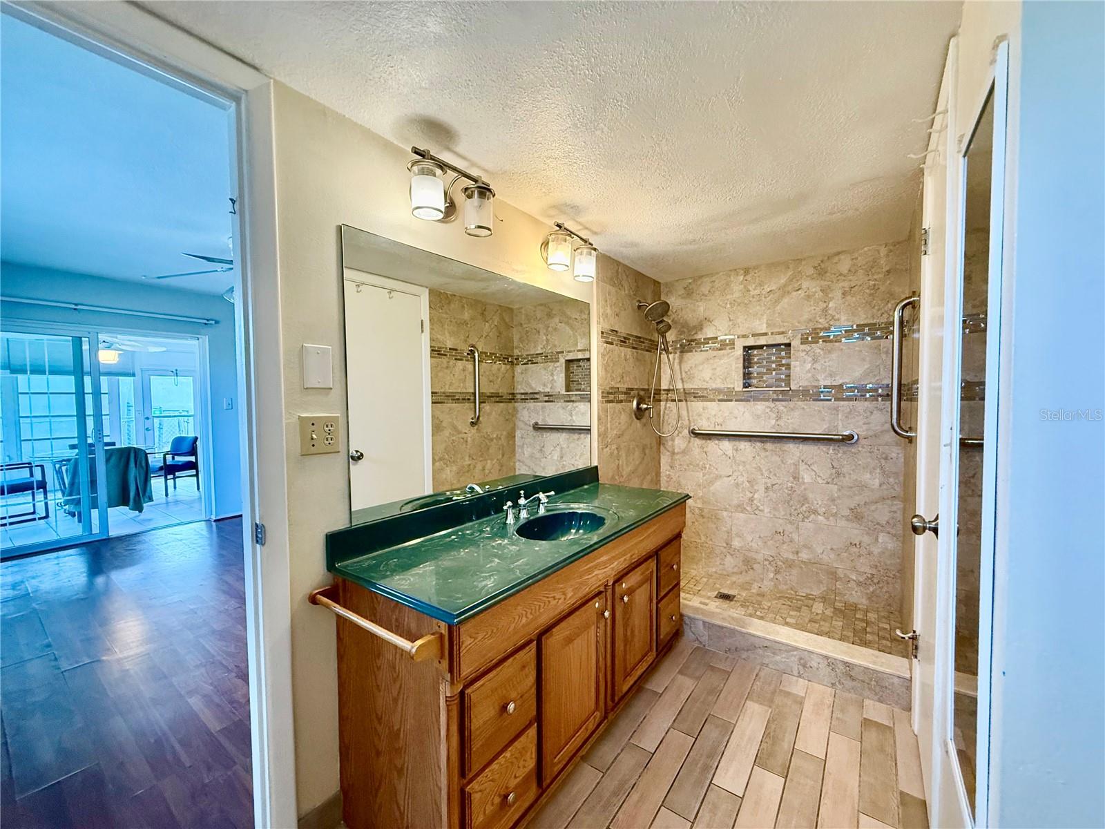 REGENCY PARK - Residential