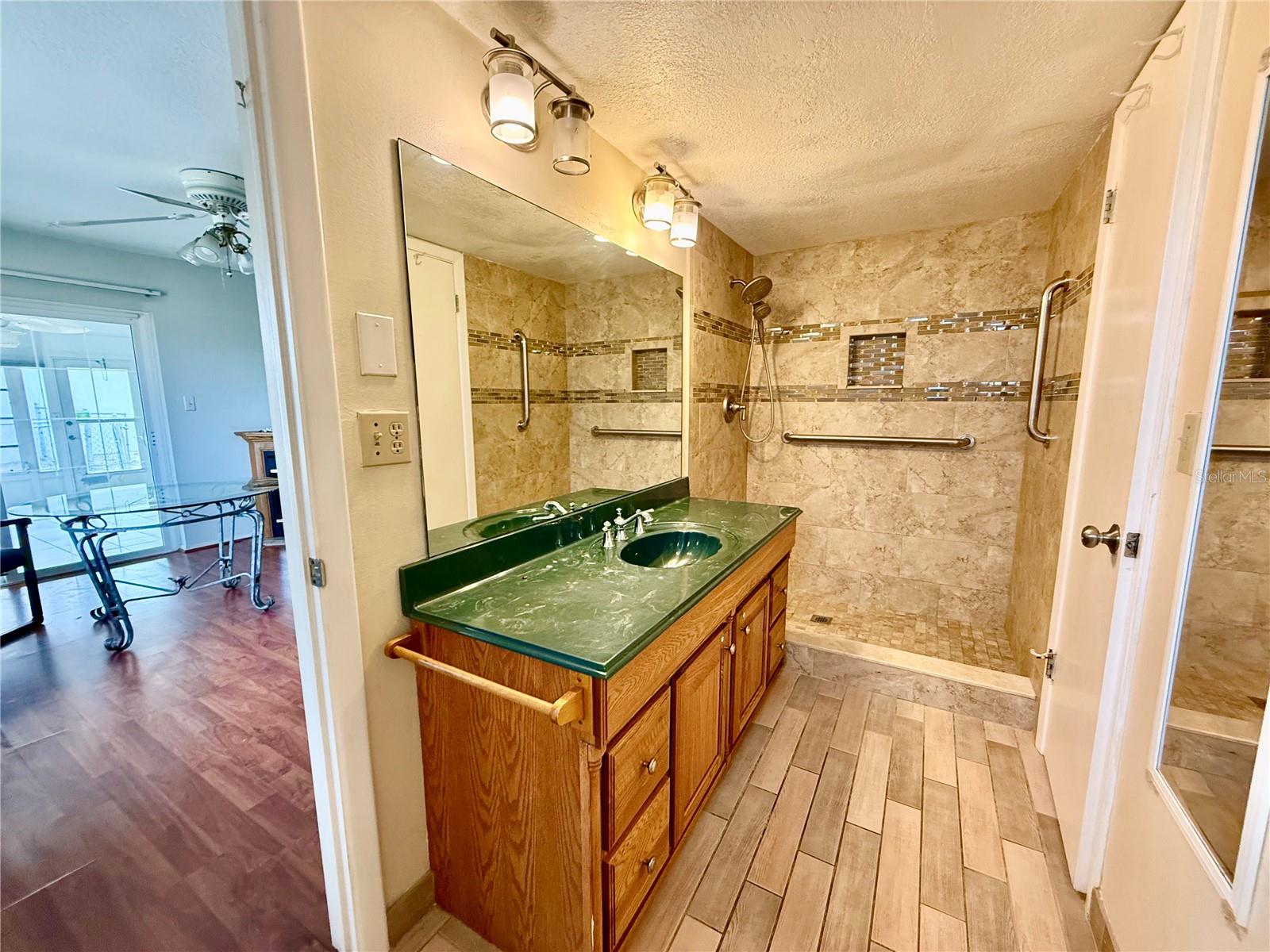 REGENCY PARK - Residential