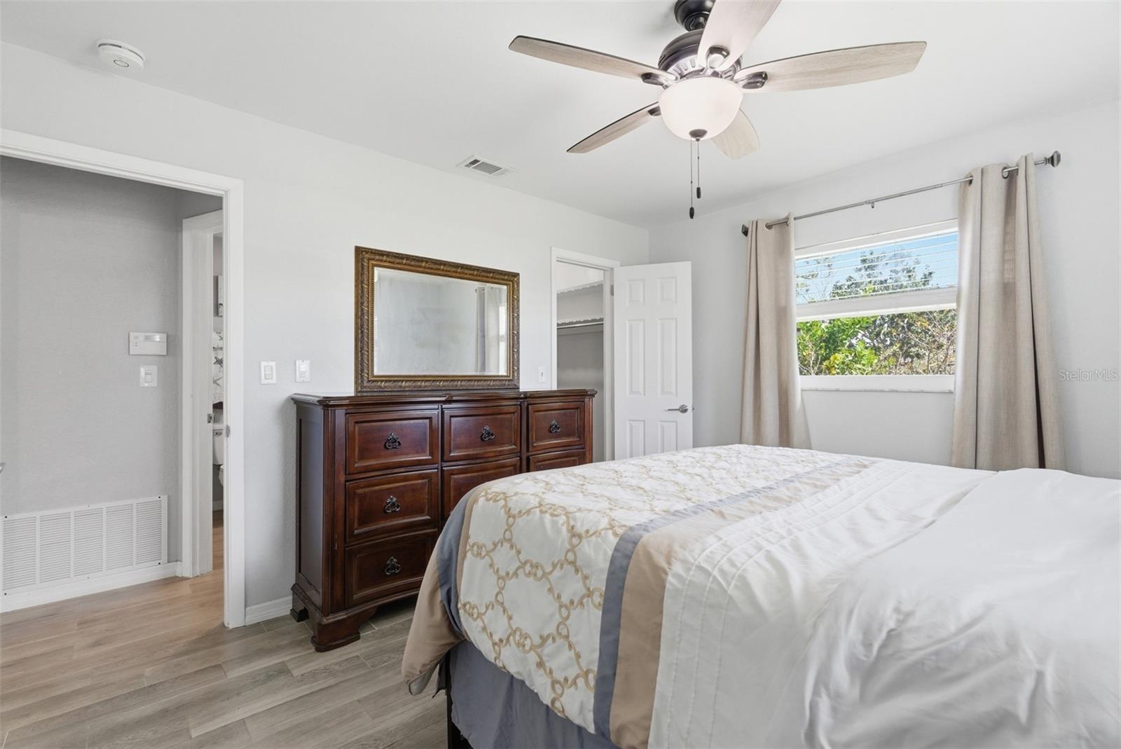 SOUTH VENICE UNIT 28 - Residential