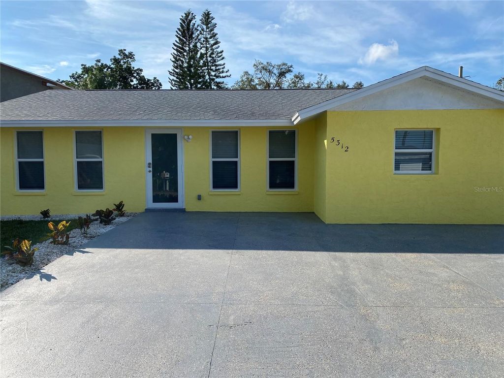 Photo of 5312 Birch Avenue, Sarasota, FL 34233 (MLS # TB8468786)