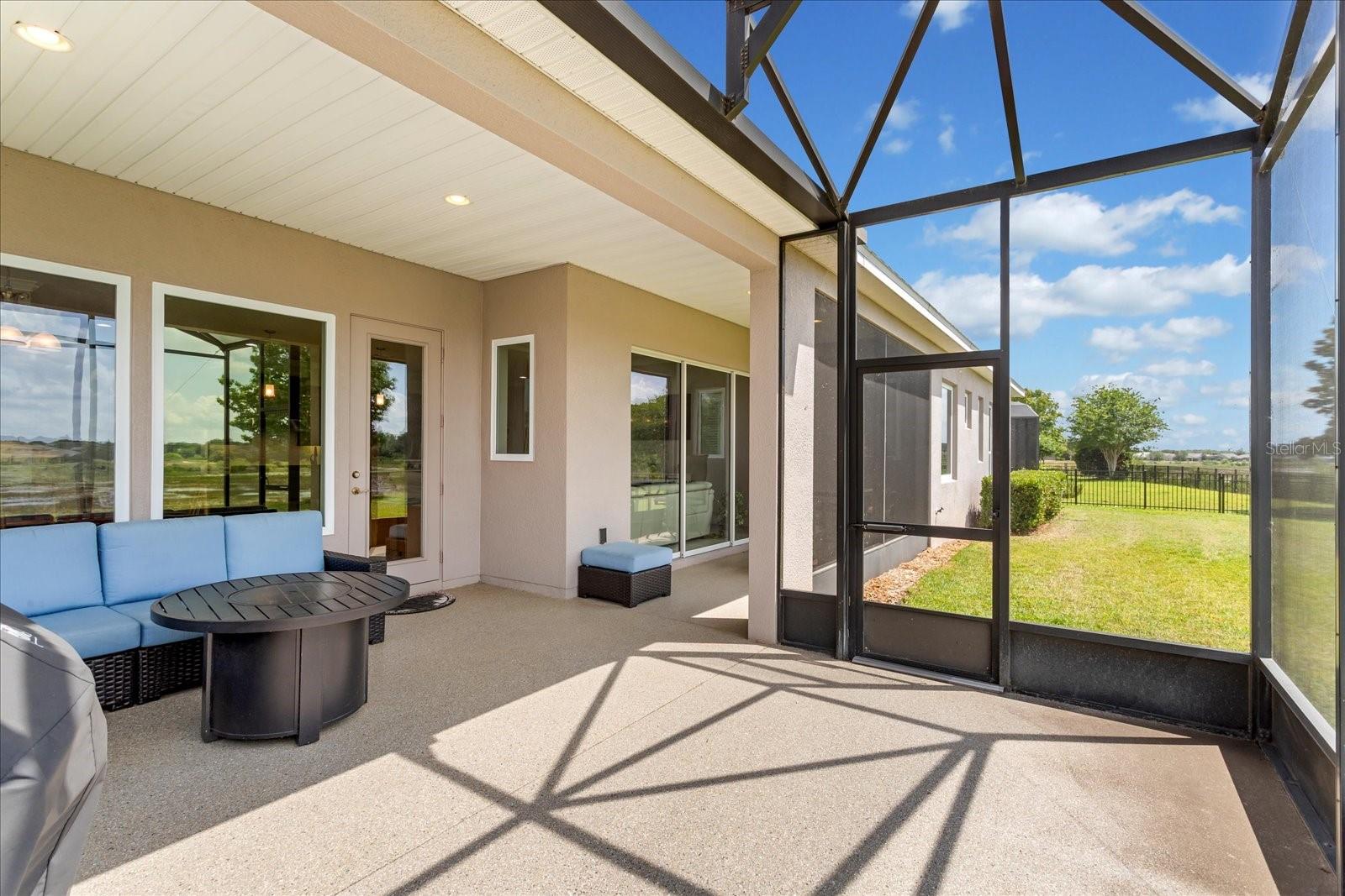 CASCADES OF GROVELAND (TRILOGY) - Residential