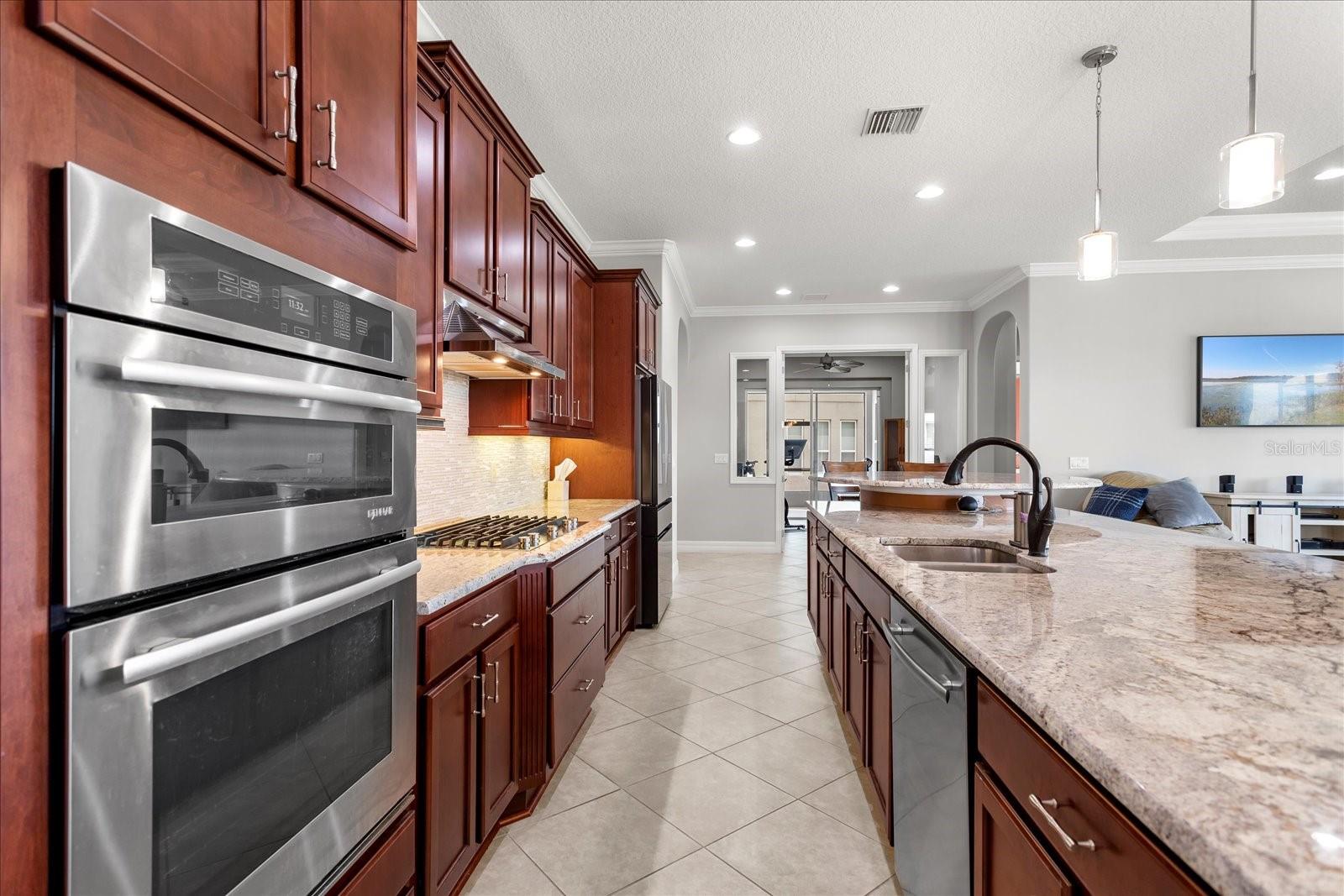 CASCADES OF GROVELAND (TRILOGY) - Residential
