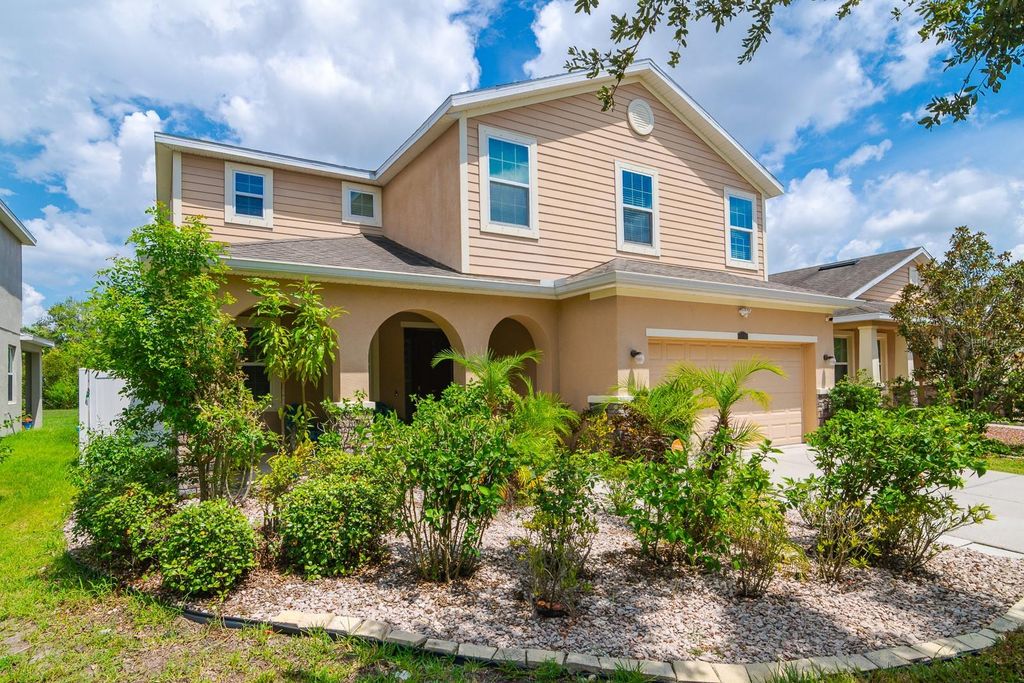Photo of 11620 Warren Oaks Place, Riverview, FL 33578 (MLS # TB8413321)