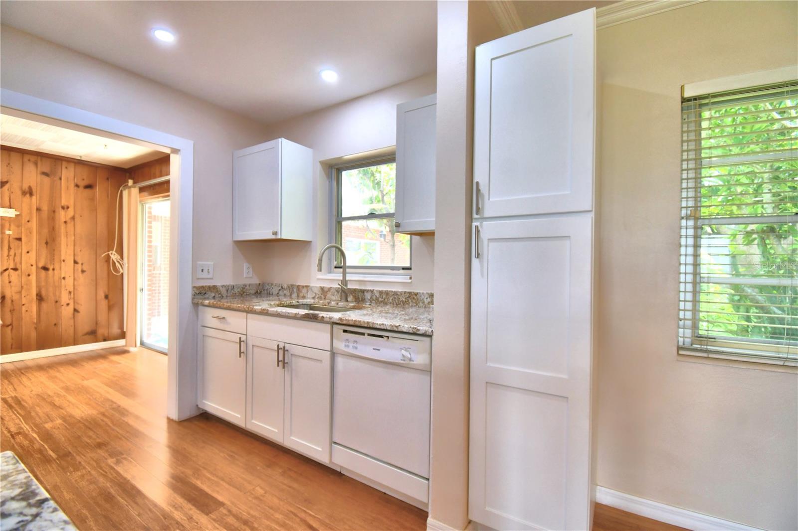 1475 S LAKE HOWARD DRIVE