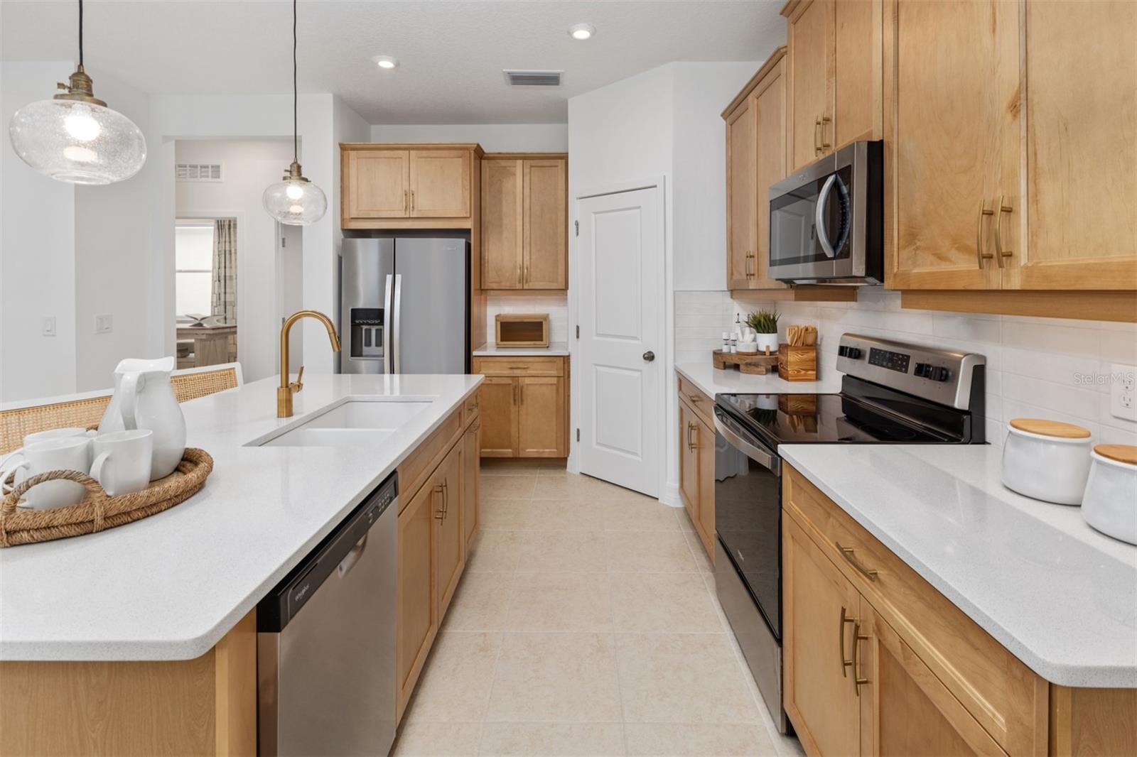 SUNSTONE AT WELLEN PARK - Residential