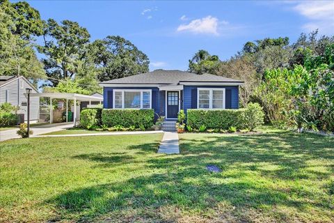 Photo of 4009 N Munro Street, Tampa, FL 33603 (MLS # TB8438547)