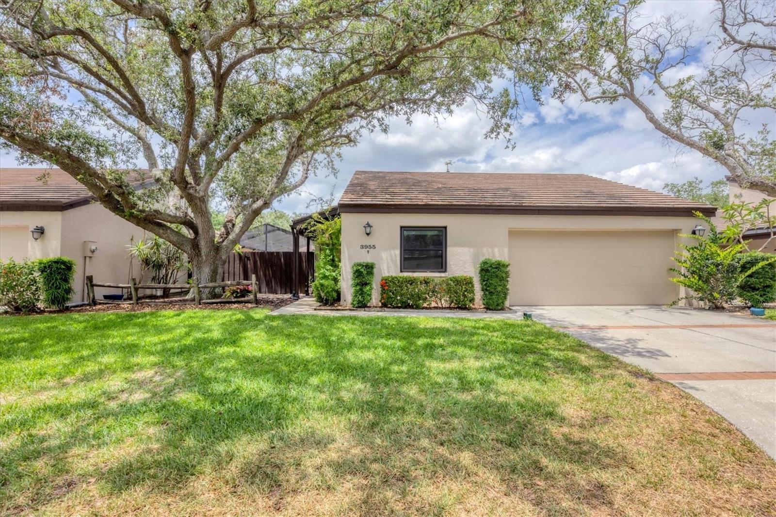 3955 GLEN OAKS MANOR DRIVE
