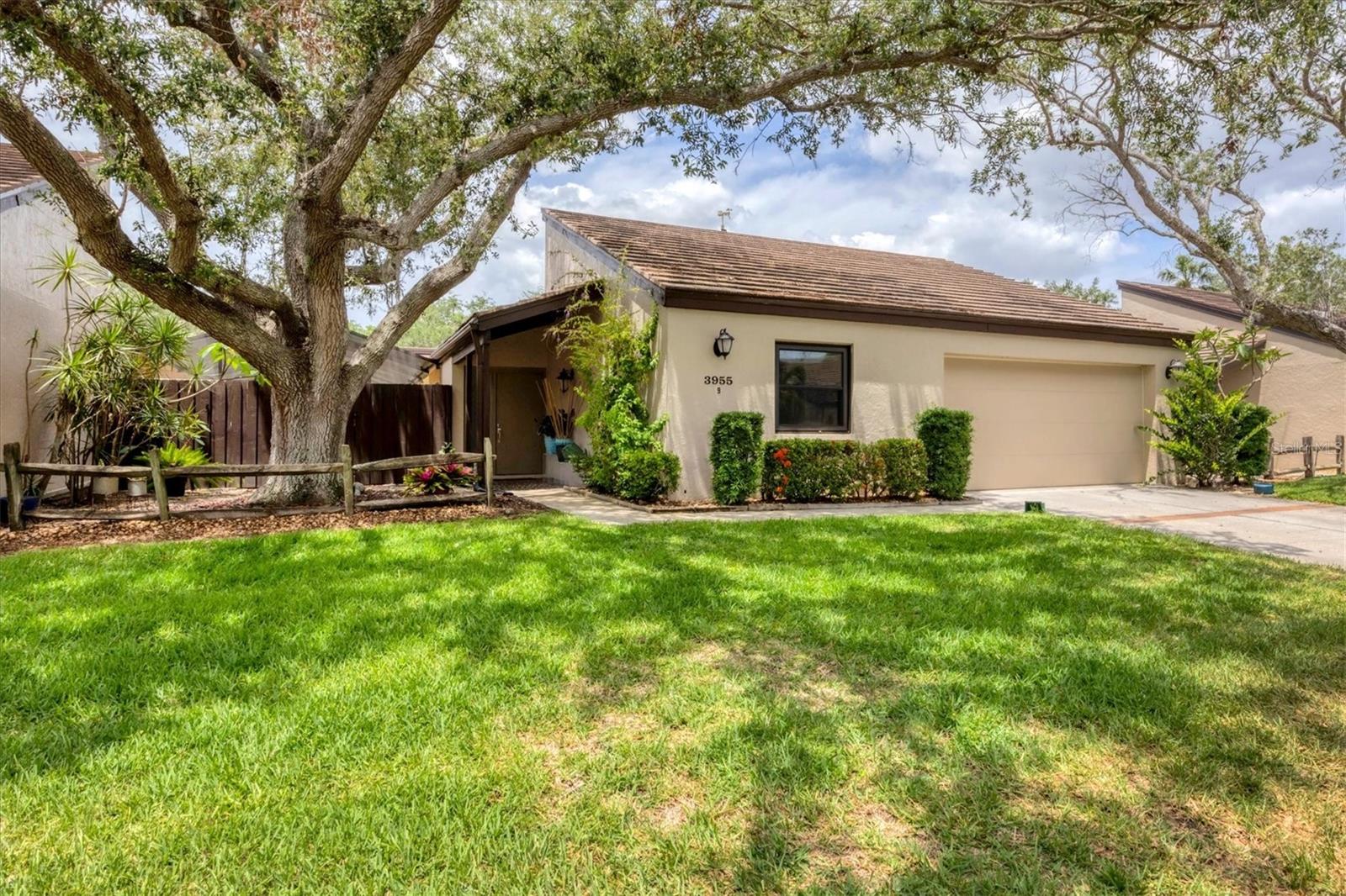 3955 GLEN OAKS MANOR DRIVE