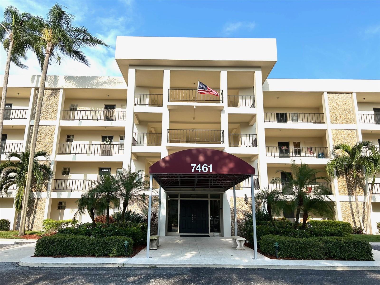 View SARASOTA, FL 34243 condo