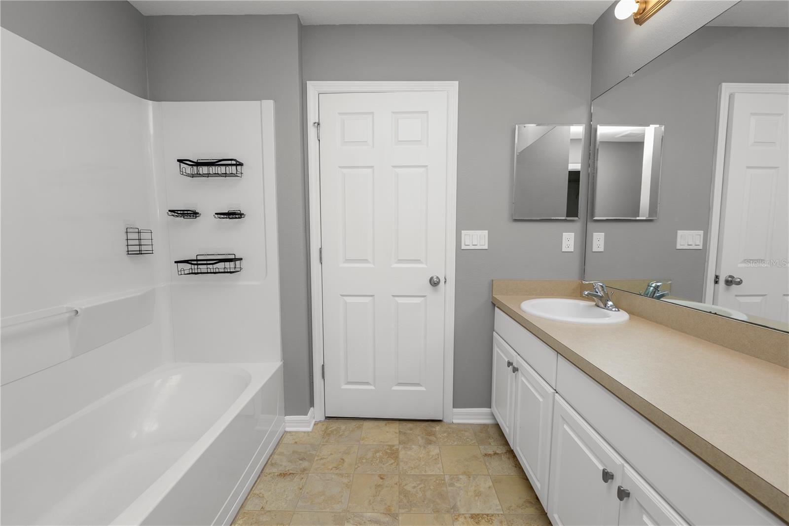 OAK CREEK PRCL 2 UNIT 2B - Residential Lease