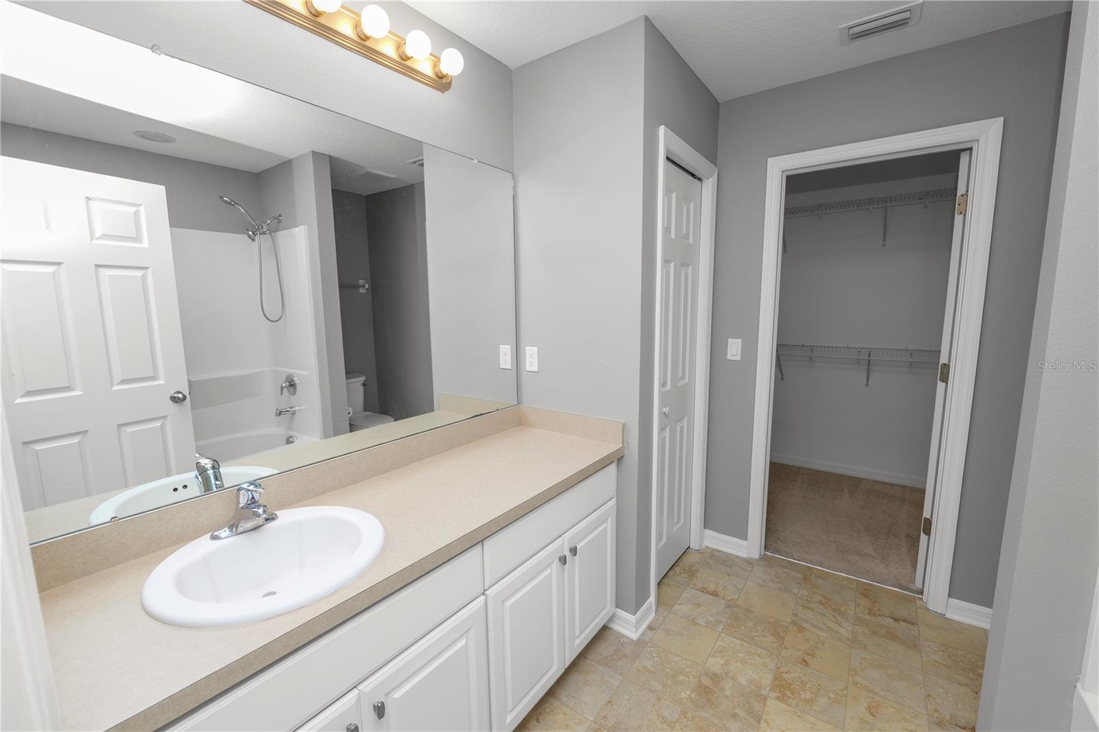 OAK CREEK PRCL 2 UNIT 2B - Residential Lease
