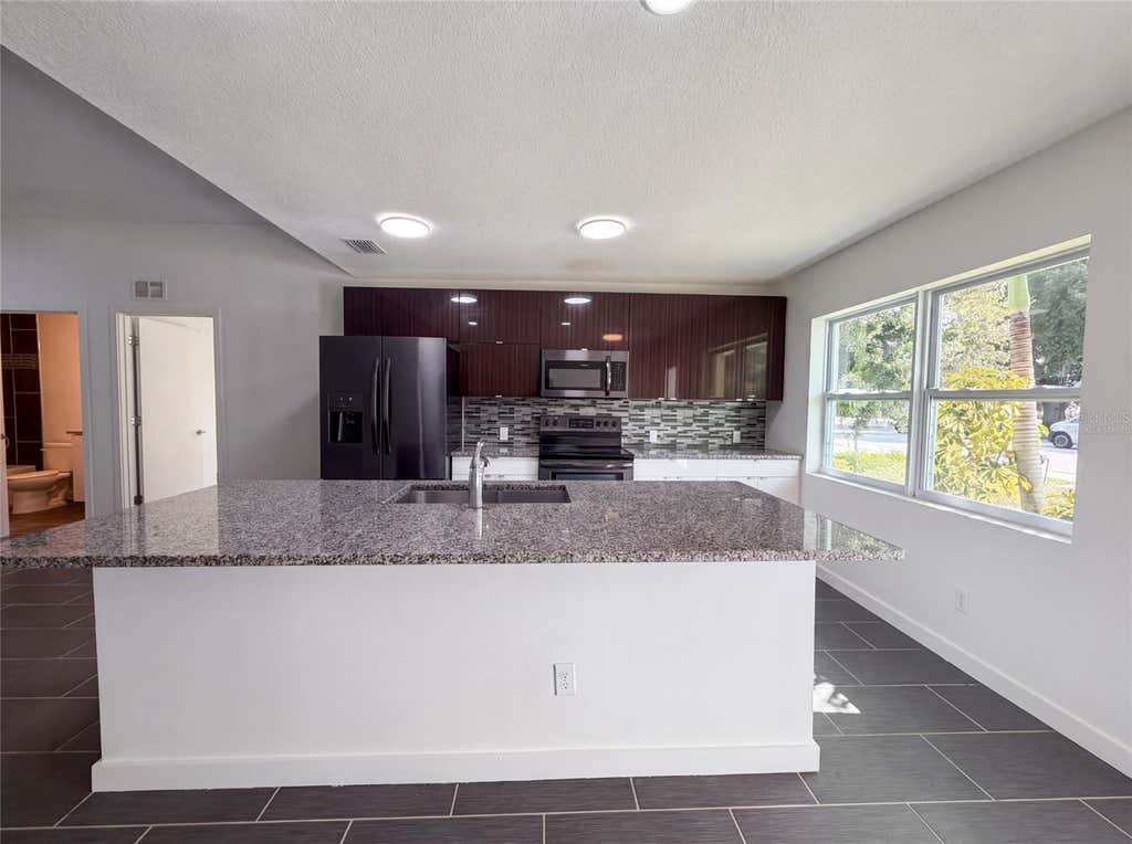 Photo of 2840 S Shade Avenue, Sarasota, FL 34239 (MLS # O6432869)