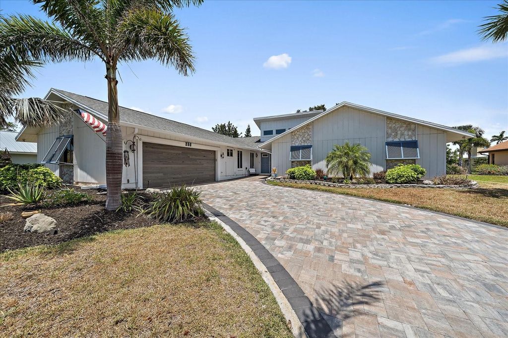 Photo of 238 Lookout Point Drive, Osprey, FL 34229 (MLS # A4650720)