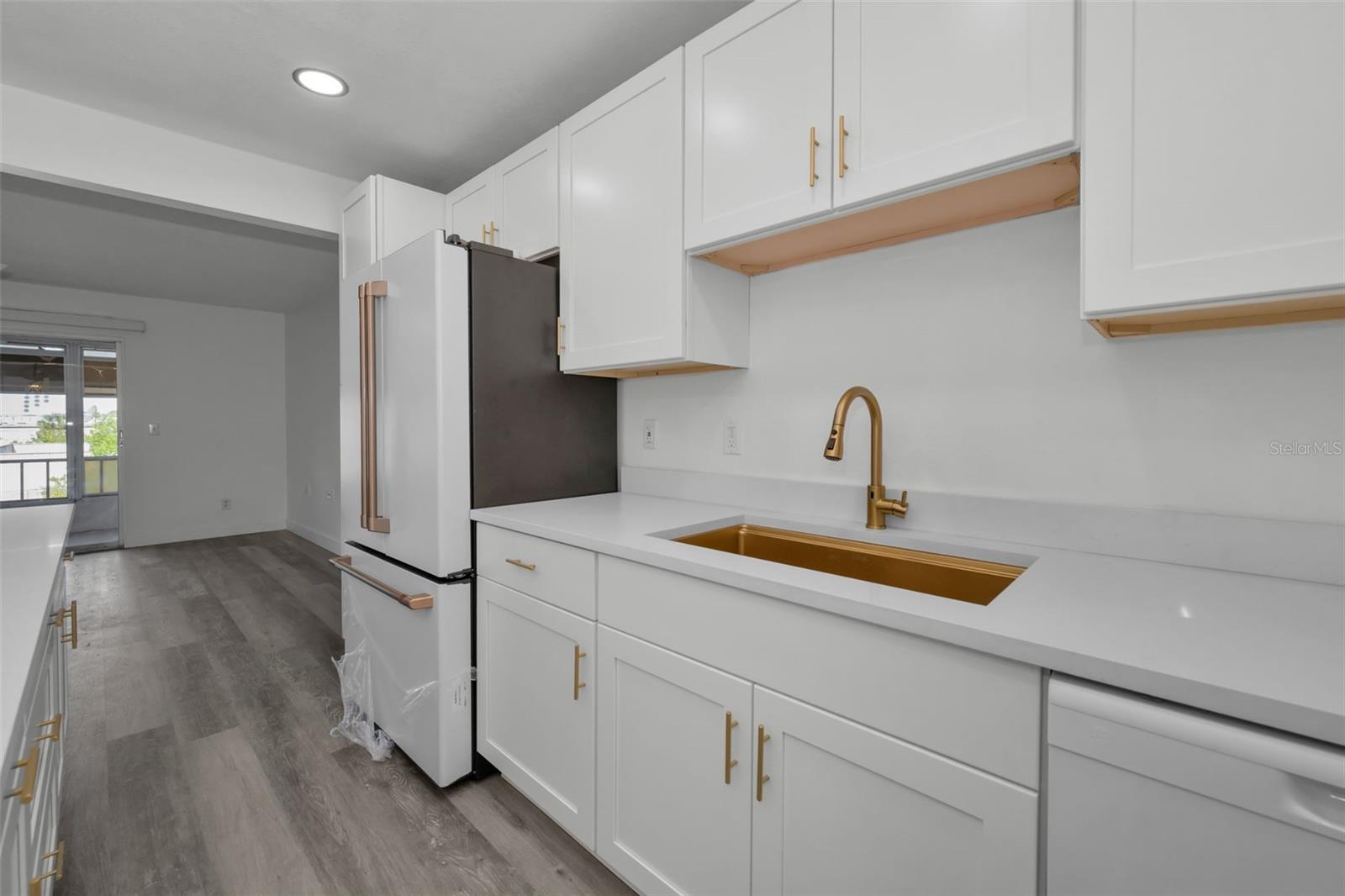 HOLIDAY OAKS CONDO - Residential