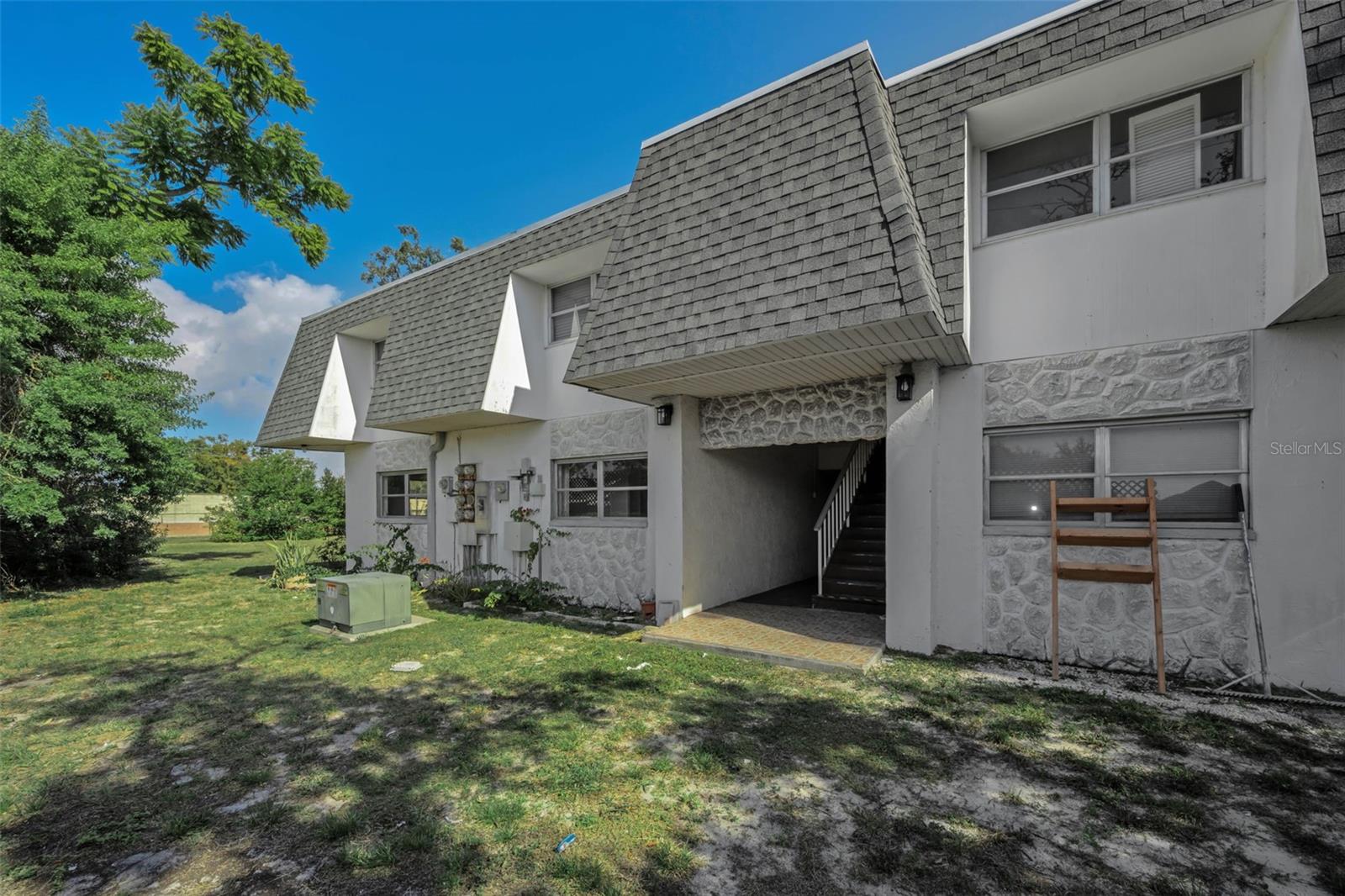 HOLIDAY OAKS CONDO - Residential