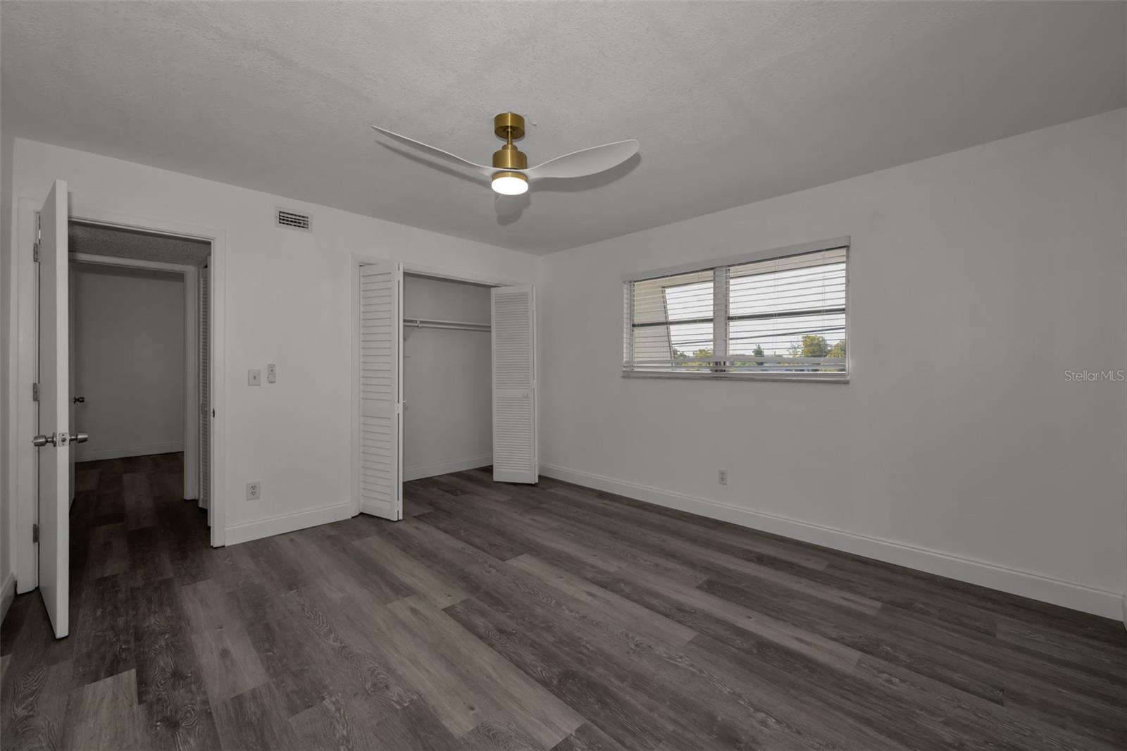 HOLIDAY OAKS CONDO - Residential