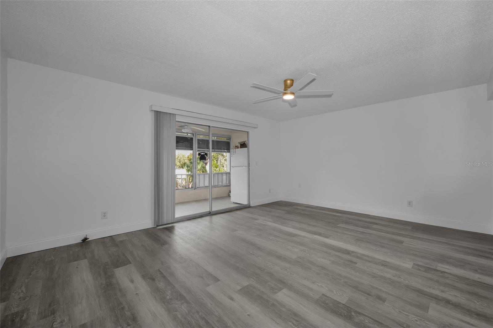 HOLIDAY OAKS CONDO - Residential