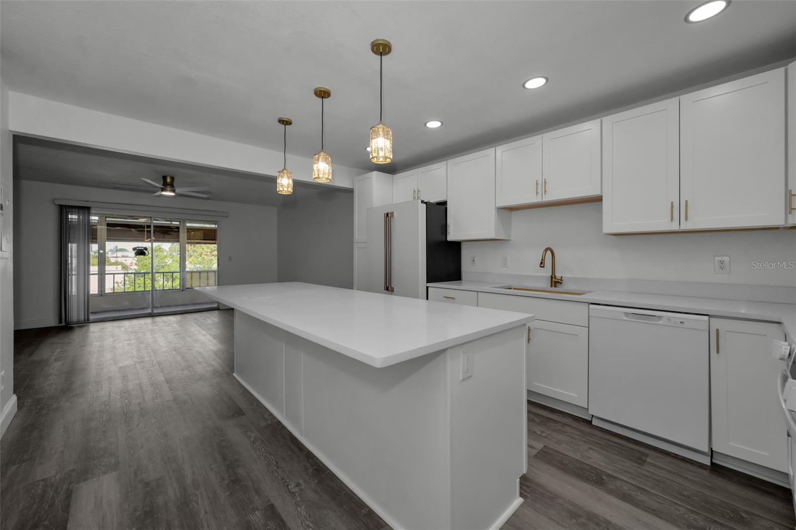 HOLIDAY OAKS CONDO - Residential