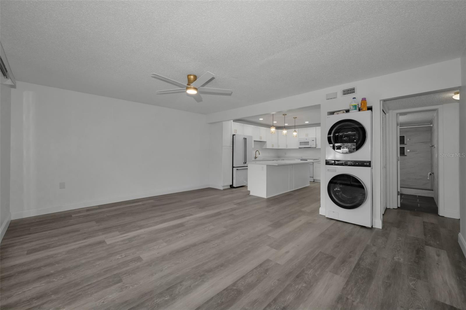 HOLIDAY OAKS CONDO - Residential