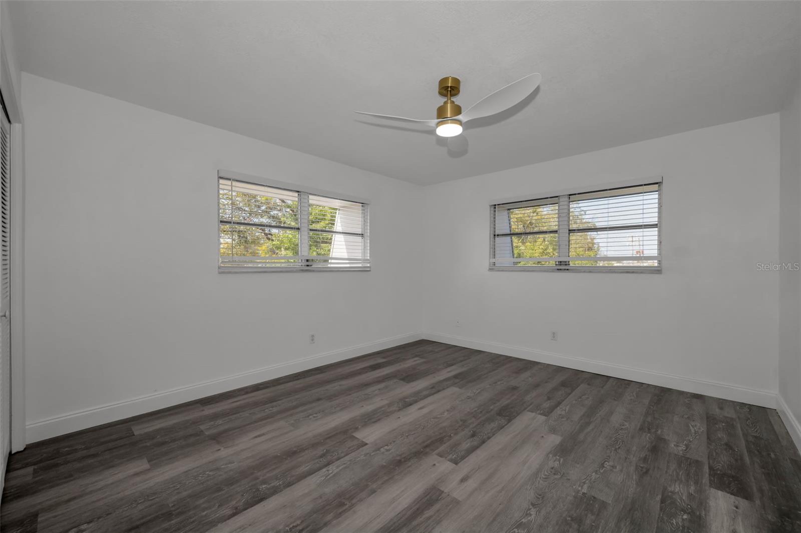 HOLIDAY OAKS CONDO - Residential