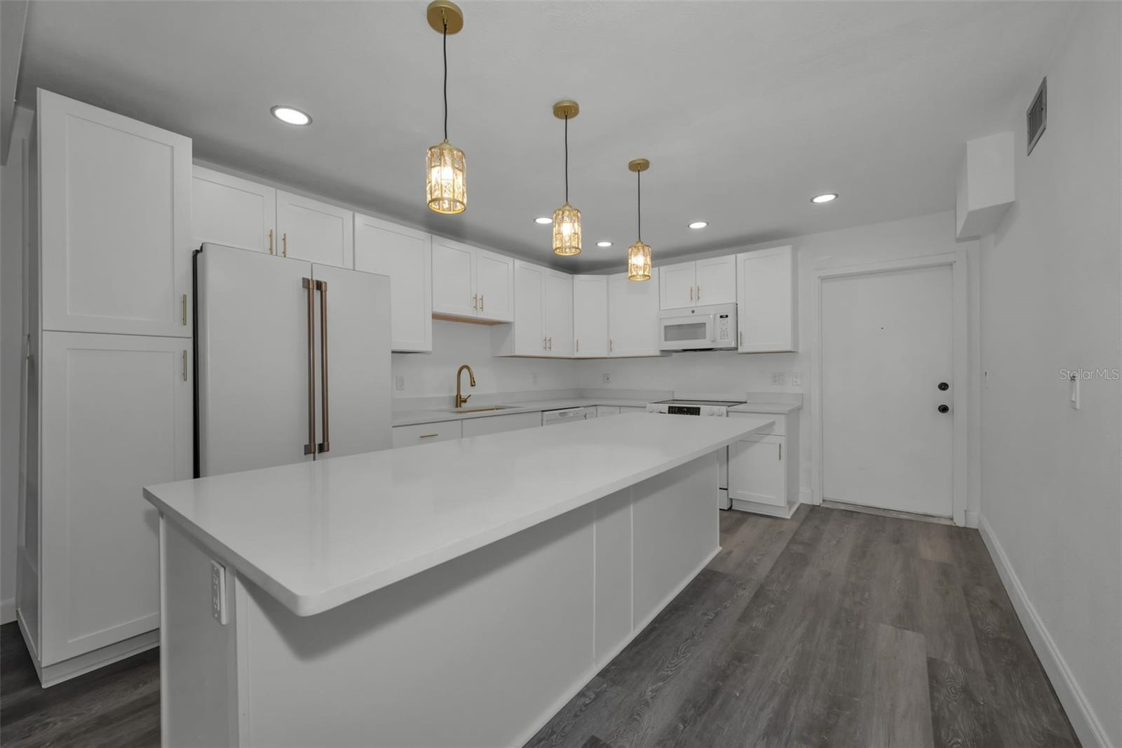 HOLIDAY OAKS CONDO - Residential