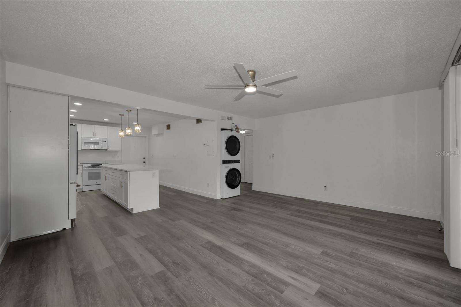 HOLIDAY OAKS CONDO - Residential