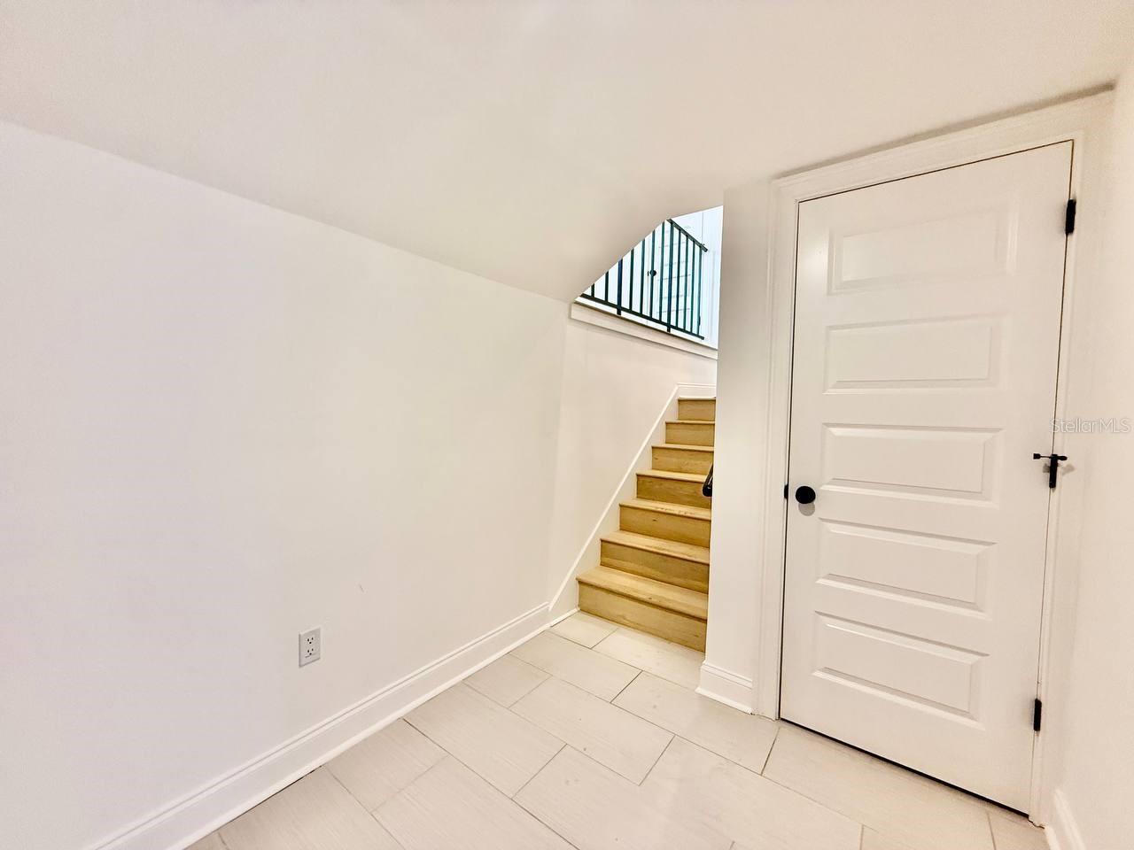 DAVIS ISLANDS PB10 PG52 TO 57 - Residential Lease