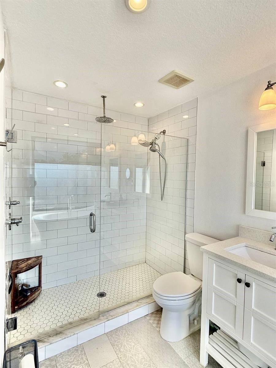 DAVIS ISLANDS PB10 PG52 TO 57 - Residential Lease