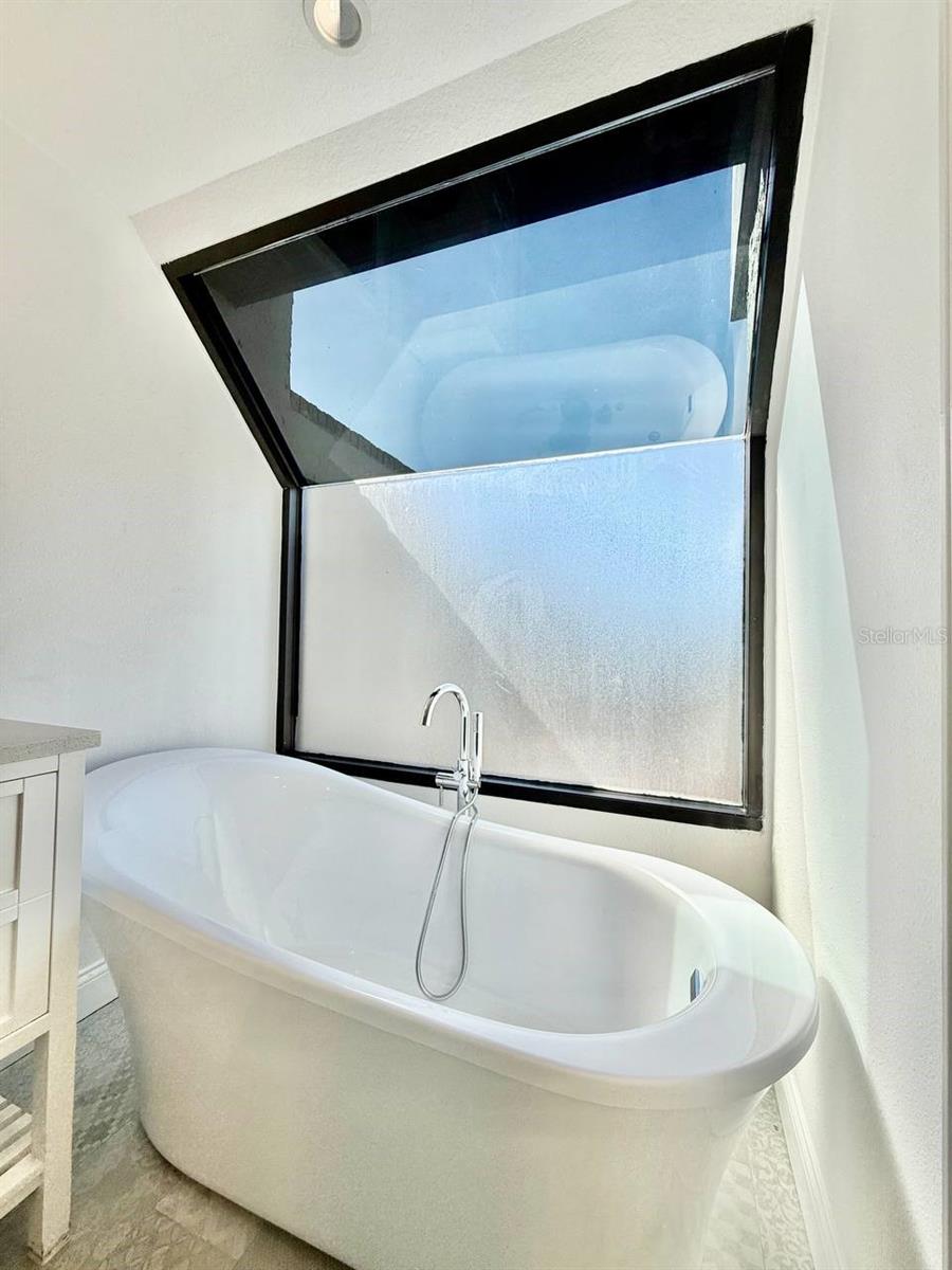 DAVIS ISLANDS PB10 PG52 TO 57 - Residential Lease