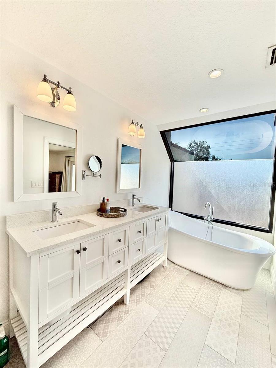 DAVIS ISLANDS PB10 PG52 TO 57 - Residential Lease