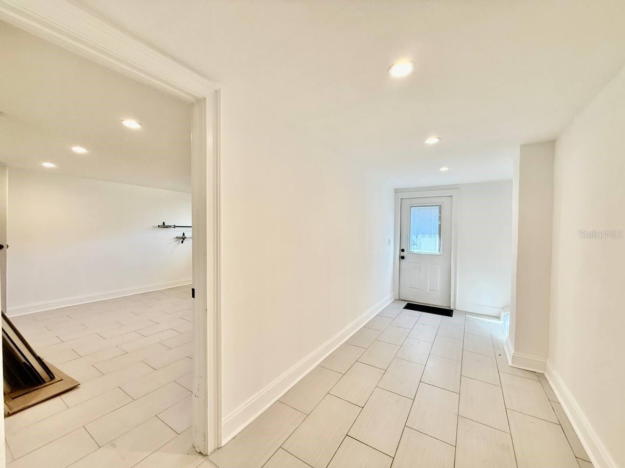 DAVIS ISLANDS PB10 PG52 TO 57 - Residential Lease