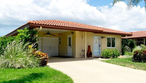 Photo of 3305 Notre Dame Place #3305, Bradenton, FL 34207 (MLS # A4655891)
